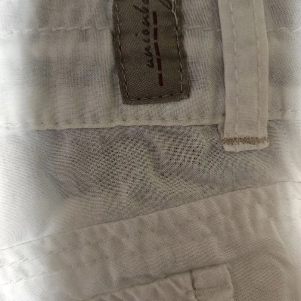 UNIONBAY Women's White Cargo Shorts - Picture 8 of 8